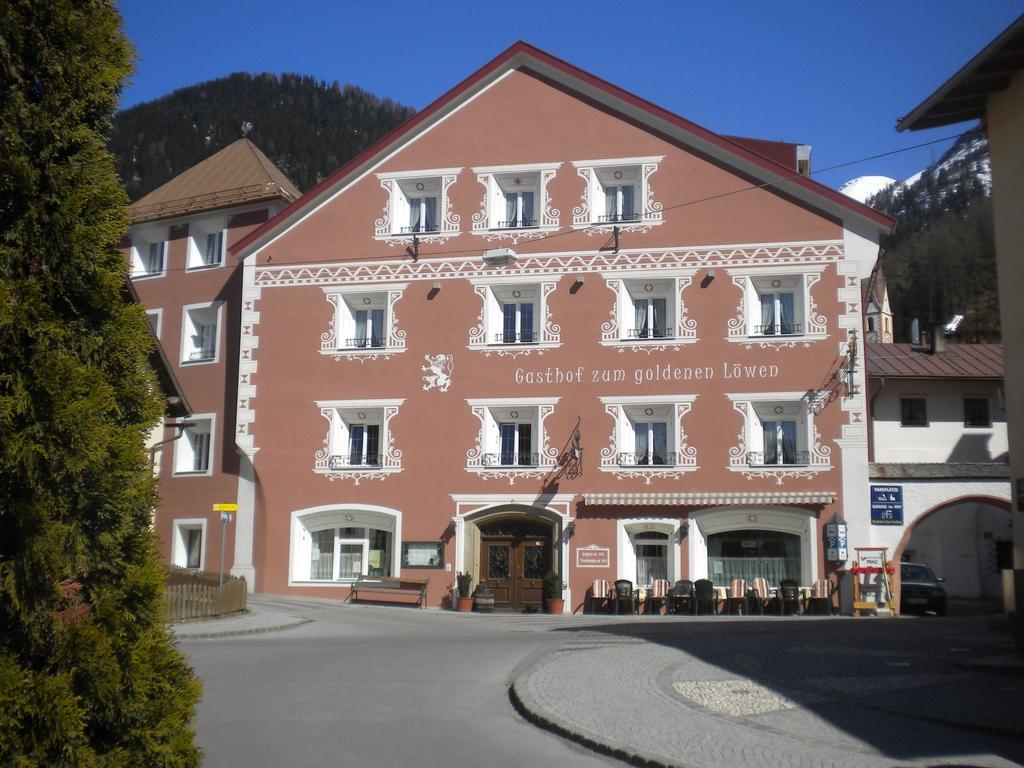 נאודרס Gasthof Zum Goldenen Loewen מראה חיצוני תמונה