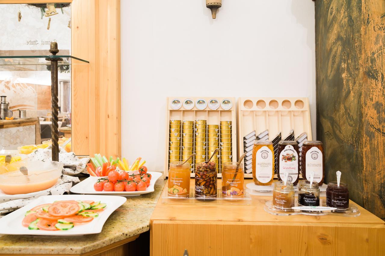 נאודרס Gasthof Zum Goldenen Loewen מראה חיצוני תמונה